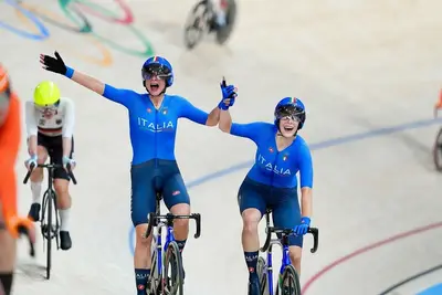 Chiara Consonni e Vittoria Guazzini vincono la Madison alle ultime Olimpiadi estive ©swpix_cycling