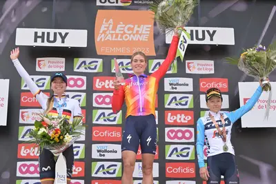 Demi Vollering, Liane Lippert e Gaia Realini sul podio della scorsa edizione © La Flèche Wallone