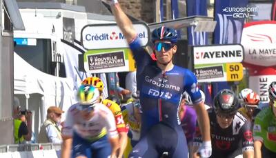 Démare batte tutti allo sprint nella seconda frazione della Boucles de la Mayenne 2023