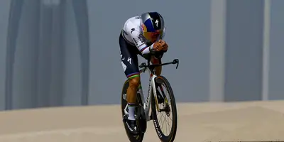 Remco Evenepoel vince la seconda tappa dell'UAE Tour 2026 © Wielerflits via X