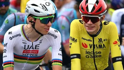 Pogačar e Vingegaard alla partenza di una tappa del Tour de France 2025 (© Getty Images)