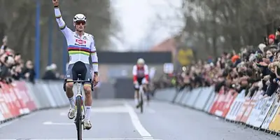 Mathieu van der Poel vince la tappa di Koksijde della Coppa del Mondo di ciclocross © Wielerflits / Cor Vos