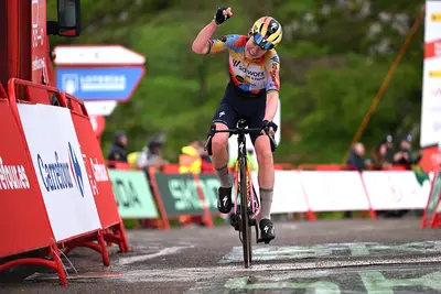 Anna van der Breggen vince a Les Praeres ©Team SD Worx-Protime/Getty