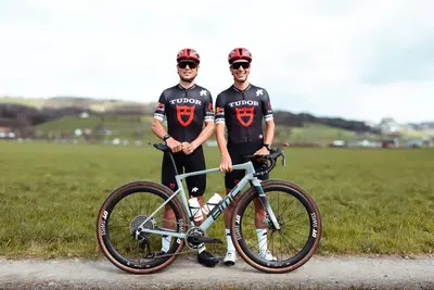 Simon Pellaud e Jan Stöckli, i due membri del team gravel della Tudor © Tudor Pro Cycling