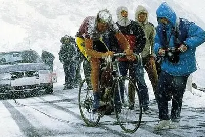 Johan Van der Velde sul passo Gavia ©medium.com