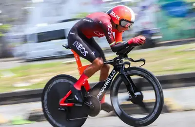 Egan Bernal ai Campionati Colombiani con il casco  Kask Aero Pro Visor ©edergarces