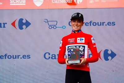 Demi Vollering è tornata in maglia rossa ©La Vuelta Femenina (Foto Sprint Cycling)