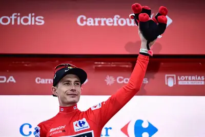 Vingegaard in maglia rossa alla Vuelta a España 2025 ©Getty Images