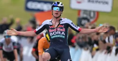 L'esultanza di Van Gils, vincente nella terza tappa del Tour of Norway. (@tourofnorway, via X)