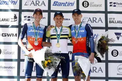Luke Plapp precede i compagni Chris Harper e Michael Hepburn sul podio © GreenEdge Cycling