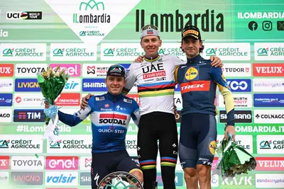 Tadej Pogačar, Remco Evenepoel e Giulio Ciccone sul podio del Lombardia 2024 ©GettyImages