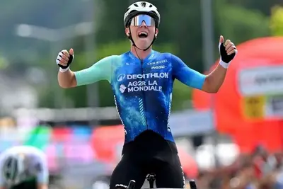Retailleau corona una lunga fuga vincendo la terza tappa della Boucles de la Mayenne 2024 ©Getty Images