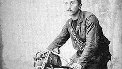 Luigi Masetti in sella alla sua bicicletta © Veneto segreto via Facebook