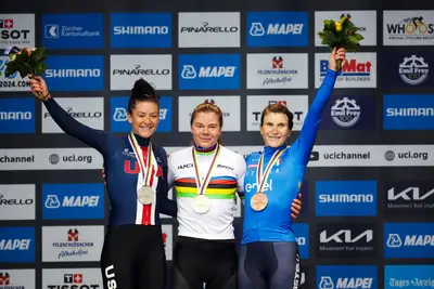 Il podio del Campionato del Mondo di Ciclismo su Strada Donne Élite 2024 © UCI via X