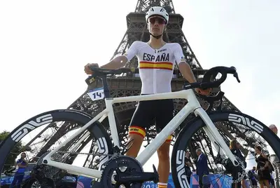 Juan Ayuso, qui con la maglia della Spagna alle Olimpiadi di Parigi ©Juan Ayuso (via twitter)