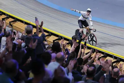 Harrie Lavreysen vince la Velocità individuale nel secondo round di UCL 2024 ad Apeldoorn ©swpix_cycling