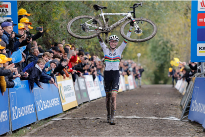 Fem van Empel vince un'edizione durissima del Koppenbergcross ©Team Jumbo-Visma Women