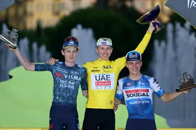 Evenepoel e Vingegaard sul podio del Tour ©Team Visma Lease a Bike