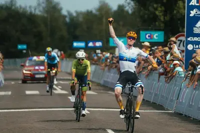 Henrik Pedersen vince la prima tappa del Tour de l'Avenir 2024 in maglia di campione europeo ©Tour de l'Avenir via IG