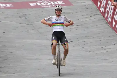 Lotte Kopecky torna a vincere le Strade Bianche, per la seconda volta dopo il 2022 ©Team SD-Worx Protime-GettySport