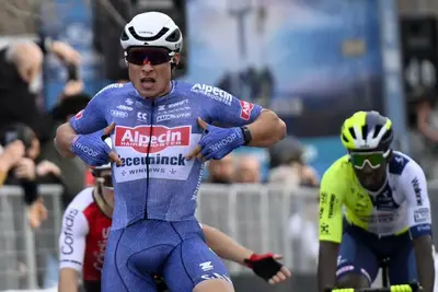 Philipsen esulta sul traguardo di Follonica©benedettoivan/sprintcycling