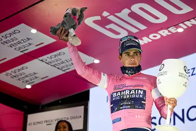 Afonso Eulálio in maglia rosa ©Bahrain-Victorious (Foto Sprint Cycling)