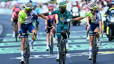 Biniam Girmay dopo la caduta al Tour de France 2024 © Twitter Intermarché-Wanty