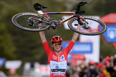 Vittoria in maglia rossa per Demi Vollering all'ultima tappa della Vuelta ©Team SD Worx-Protime