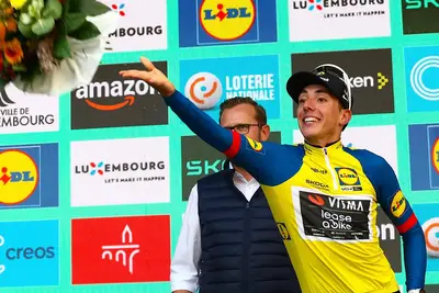 Davide Piganzoli in maglia di leader al Giro del Lussemburgo 2026 ©Team Visma | Lease a Bike
