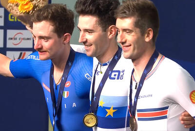 Simone Consonni con Benjamin Thomas e WIlliam Perrett sul podio dell'Omnium a Grenchen 2023