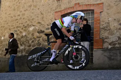 Marlen Reusser vince l'europeo in maglia iridata ©Movistar Team