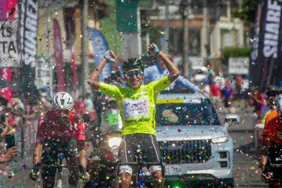 Juan Diego Alba esulta al traguardo dell'ultima tappa: la Vuelta a Costa Rica è sua © Movistar-Best PC