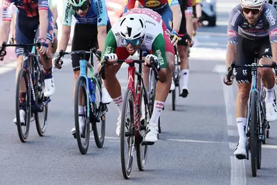 Mirco Maestri sprinta per la seconda posizione nella diciottesima tappa del Giro d'Italia 2025 © Team Polti VisitMalta / SprintCycling via X