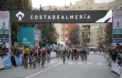 Olav Kooij conquista la Clasica de Almeria 2024 in volata © Clasica de Almeria