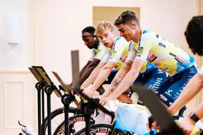 evin Colleoni, Madis Mihkels, Dries De Pooter e Roel van Sintmaartensdijk, al loro primo GT, si allenano alla Venaria Reale ©cyclingmedia_agency