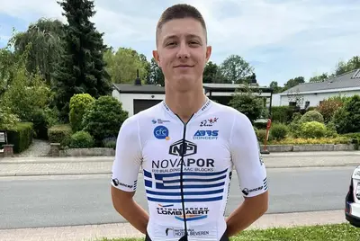 Nikiforos Arvanitou in posa con la maglia di campione nazionale © Nikiforos Arvanitou