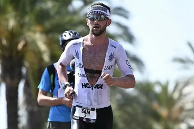 Prima l'annuncio, poi la smentita: nel 2025, Sam Laidlow proseguirà nel triathlon © Ironman