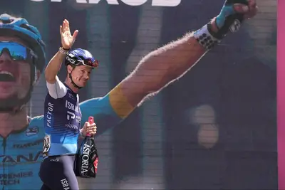 Jakob Fuglsang al termine del Giro d'Italia 2025 ©RCS