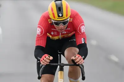 Jonas Abrahamsen, a lungo in fuga solitaria ©Uno-X Mobility