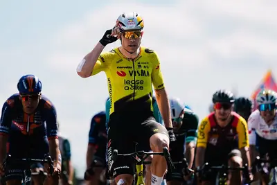 Van Aert vince la quinta tappa del Tour Auvergne-Rhône-Alpes 2026 @Team Visma | Lease a Bike