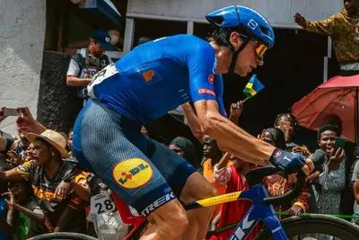 Giulio Ciccone in azzurro ai Mondiali di Kigali 2025 ©Pipe Cano
