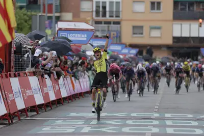 Marianne Vos vince a Sant Boi de Llobregat ©La Vuelta Femenina
