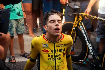 Wout van Aert esausto dopo la crono d'apertura della Vuelta © Visma-Lease a Bike