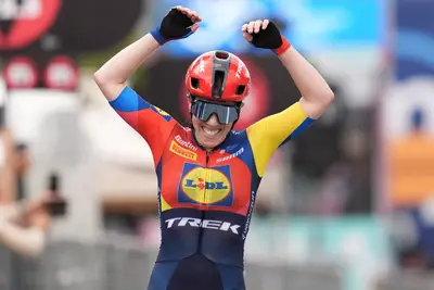 Tappa e maglia rosa per Anna Henderson ©Giro d'Italia Women-LaPresse