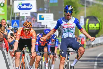 Giulio Pellizzari vince la seconda tappa del Tour of the Alps 2026 ©Getty Images