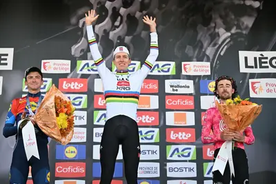 Il podio della Liegi-Bastogne-Liegi 2025 © Liège-Bastogne-Liège via X