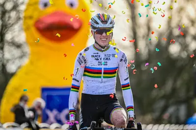 Sesta vittoria in sei gare di X2O Trofee per Fem van Empel ©Team Visma Lease a Bike