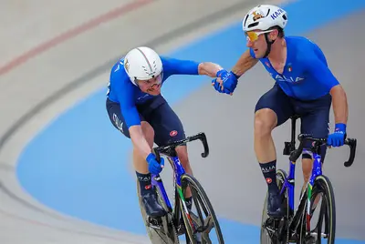 Simone Consonni ed Elia Viviani durante la Madison olimpica © UCI