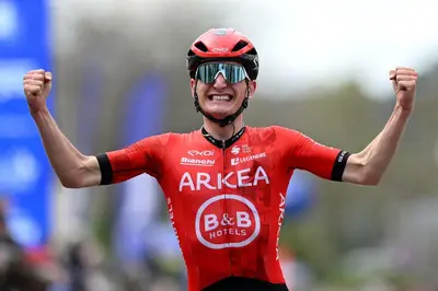 La gioia di Ewen Costiou, vincitore della seconda tappa del Région Pays de la Loire Tour 2024 (© Getty Images)