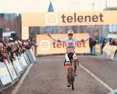 Michael Vanthourenhout vince il Superprestige Middelkerke © Veldritkrant / Bram Van Lent